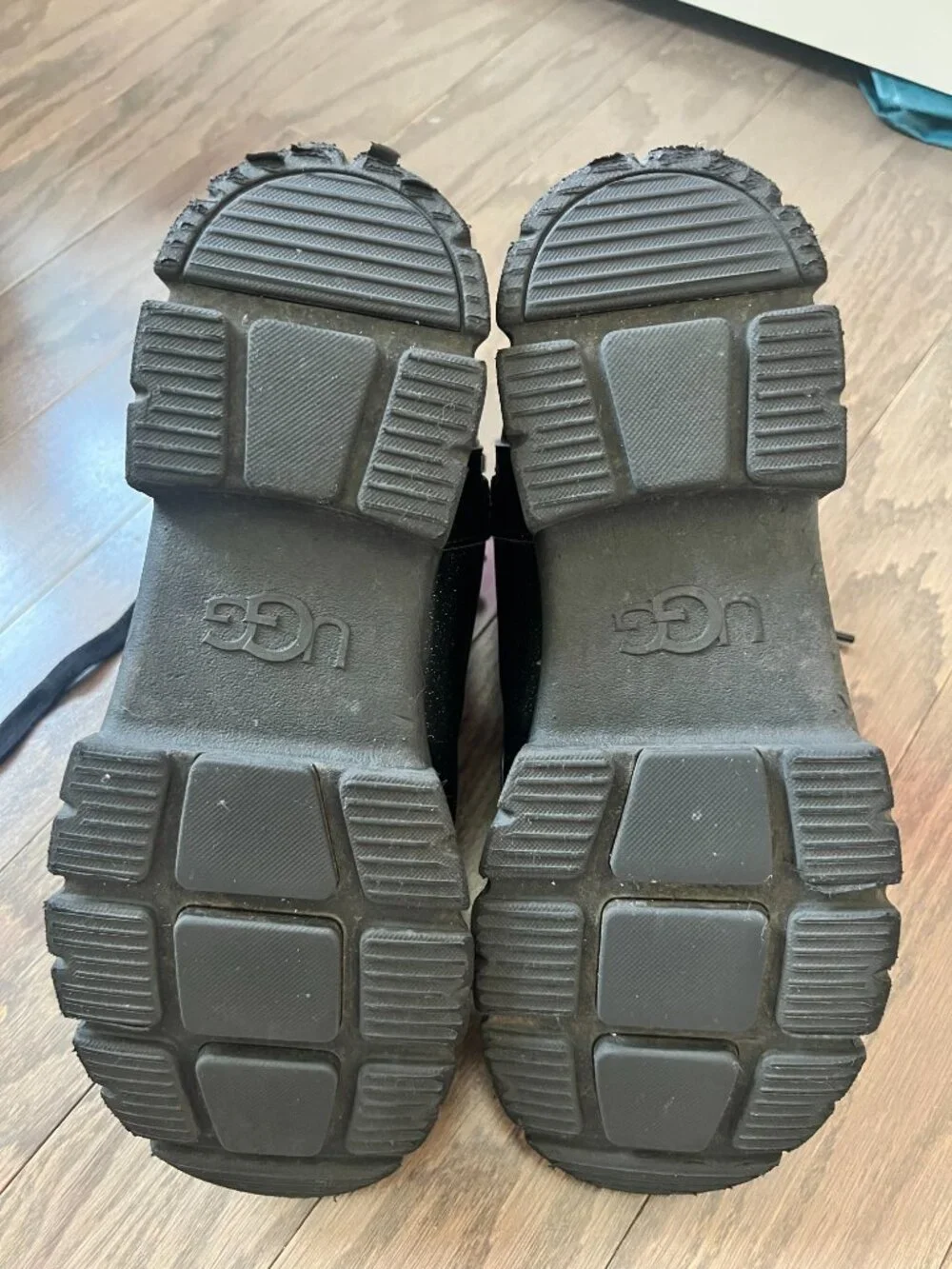 UGG authentic kids